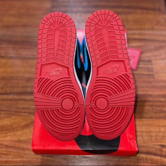 Women’s Air Jordan 1 “UNC to CHI” - Picture 5 of 5